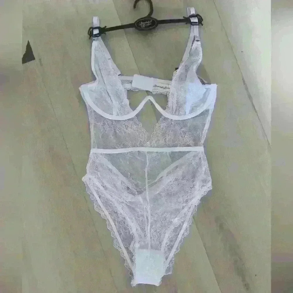 RENE ROFE | Bombshell Boudoir White Lace  Deep Exposed Wire Lingerie